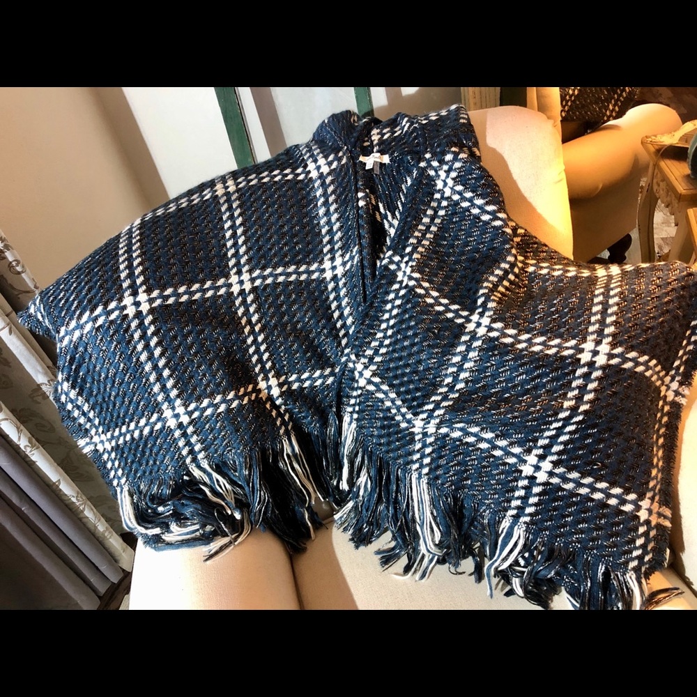 Shawl - Picture 5 of 8